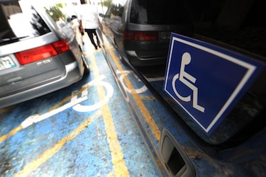 Panamá lanzará app para vigilar estacionamientos para personas con discapacidad