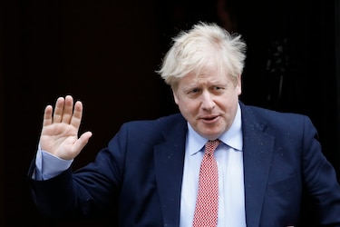 Boris Johnson dio positivo al coronavirus con ‘síntomas leves’