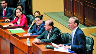 Ejecutivo acelera cambios fiscales