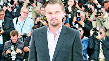 DiCaprio paga $13 mil 600 por un bolso en gala benéfica