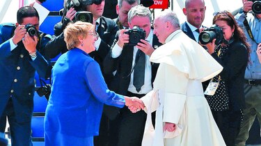 El papa culmina su visita a Chile llamando a la solidaridad