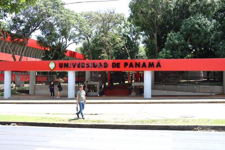 Contralor denuncia presencia de ‘clanes familiares’ en la Universidad de Panamá