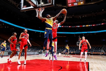 El partido de NBA, detenido en Toronto por un fuego, reanudó sin aficionados