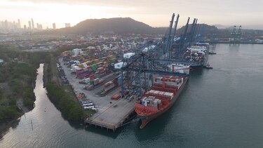 PPC dice que coordina con proveedores tras cierre de sus operaciones portuarias