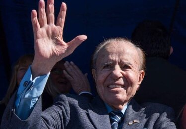 Expresidente argentino Carlos Menem es nuevamente hospitalizado; está en cuidados intensivos