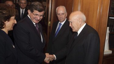 Grecia empezará a elegir a su presidente el 17 de diciembre