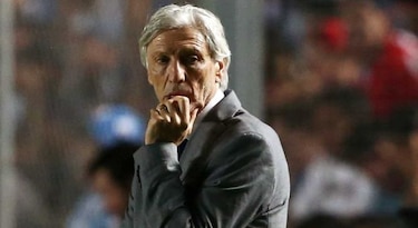 Federación colombiana descarta salida de Pekerman tras malos resultados