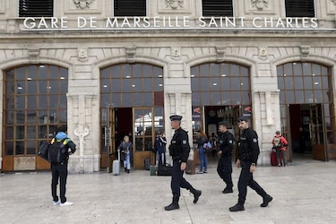 Detenidas cinco personas en Marsella dos días después de un ataque con cuchillo