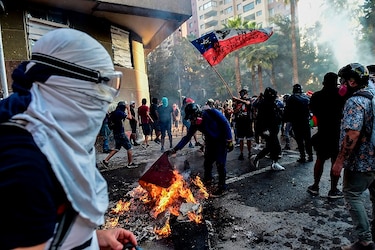 Piñera no descarta volver a decretar estado de emergencia si crece violencia en Chile