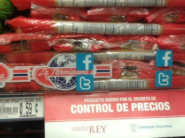 Consumidores van en busca de los productos regulados
