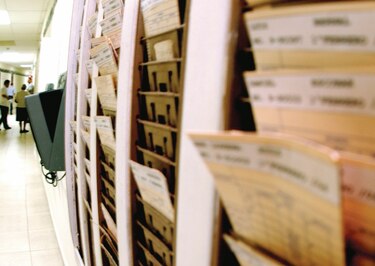 Más empleados, menos confianza: el estado creció en 4,000 funcionarios