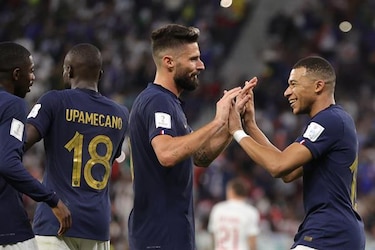 Olivier Giroud y Kylian Mbappé conducen a Francia a cuartos de final 