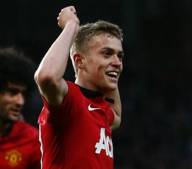 Manchester United estrena a su nueva promesa y vence 3-1 al Hull
