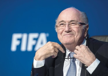 Blatter declarará en agosto sobre el pago sospechoso a Platini