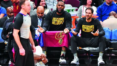 Los Rockets controlan a LeBron