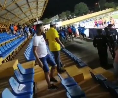 Policía debe desalojar complejo deportivo tras partido entre Plaza Amador y Herrera Fútbol Club
