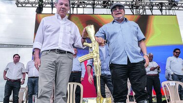 FARC oficializan final de entrega de armas