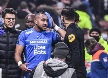 Ordenan el cierre temporal del estadio del Lyon tras incidente en partido contra Marsella