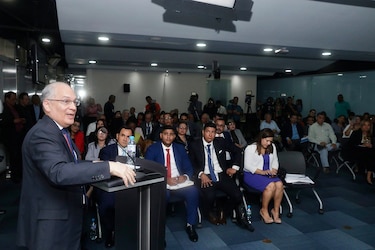 El procurador González insiste en retirar el proyecto 1031 y la Asamblea propone cambiar el método para escoger al director de Antai