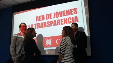 Jóvenes se comprometen a luchar contra la corrupción
