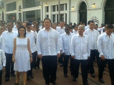 Presidente y autoridades locales participan en romería en el cementerio Amador