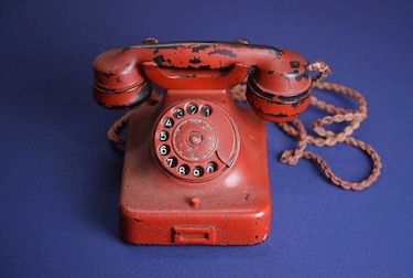 Subastarán el teléfono personal de Adolfo Hitler