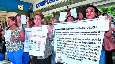 Burocracia atenta contra nuestras vidas: pacientes