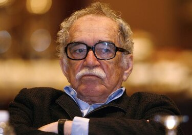 Vargas Llosa, muy acongojado, envía condolencias a familia de Gabo