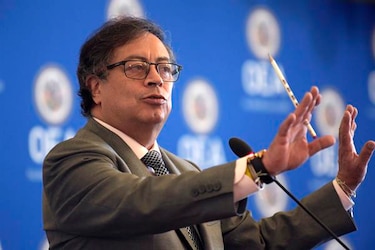 El presidente Gustavo Petro pide la renuncia protocolaria de su gabinete