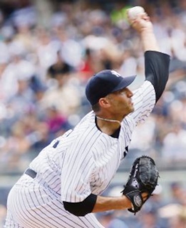 Ganan los Yankees, Rivera logra su salvamento 29