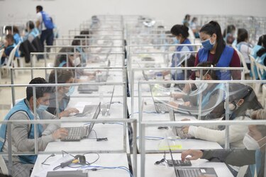 Poderes de Ecuador piden ‘transparencia’ en disputado escrutinio presidencial