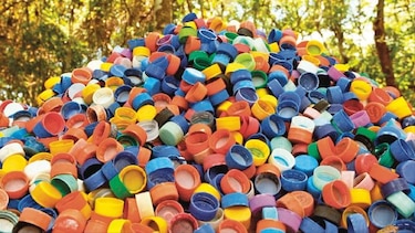 Rechazar la basura y el plástico desde el arte