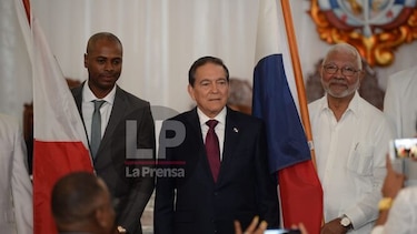‘Es un honor recibir el pabellón nacional’: Irving Saladino