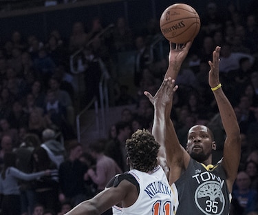 Warriors doblegan a Knicks con 41 unidades de Durant