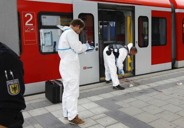 Ataque en Alemania: Hombre con cuchillo apuñala a cuatro personas en estación de tren