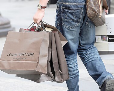 Ventas de Louis Vuitton catapultaron ganancias anuales de grupo LVMH 