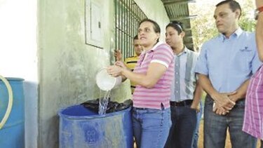 Ampliación de carretera afecta suministro de agua