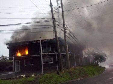 Se incendió una galera en Parque Lefevre; no hubo heridos