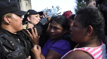 Al menos 22 chicas mueren al incendiarse un refugio juvenil en Guatemala