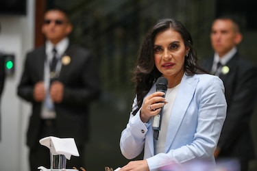 Militares de Ecuador recuerdan a la vicepresidenta que deben acatar las disposiciones de Daniel Noboa
