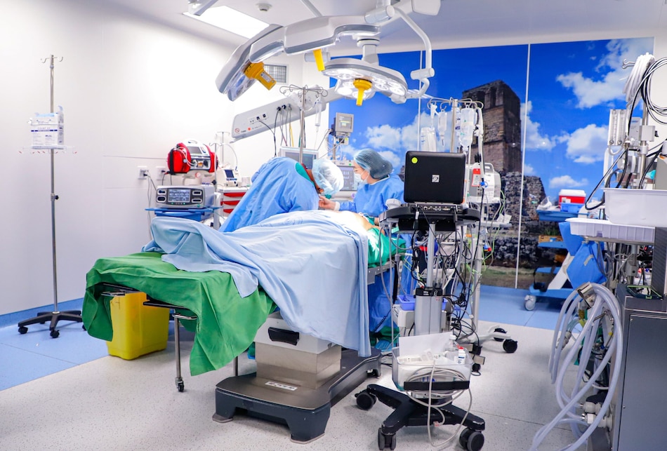 Sobrecarga laboral, pagos atrasados y falta de insumos afectan a médicos y pacientes