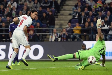 Lluvia de goles deja a Bayern y PSG a un paso de los octavos