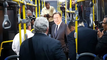 Rebaja del pasaje, operativos 'antipiratas' y compra de vagones para el Metro