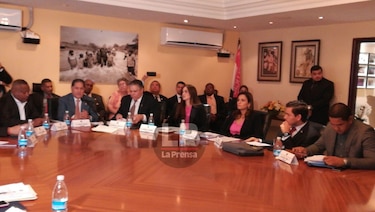 Se suspende debate del reglamento interno de la Asamblea; la bancada del PRD se concentra en la ley de contrataciones públicas