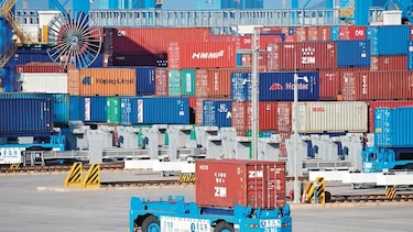 México se anota superávit comercial