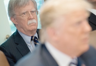 Donald Trump ataca a su exasesor John Bolton