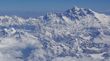 Mueren otros dos alpinistas en el Everest, van 10 víctimas mortales