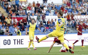 El equipo Chievo Verona destituye a su entrenador Eugenio Corini