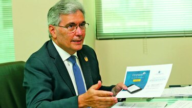 Halman da su versión sobre Criptext y el contrato de la AIG