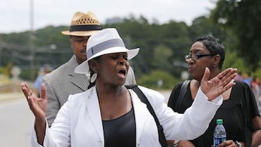 Evidente pugna familiar durante funeral de Bobbi Kristina